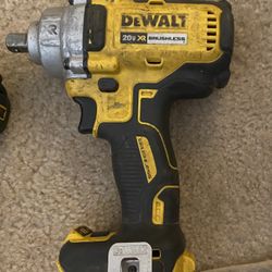 DeWalt 1/2 In 20v  Impact/Battery 