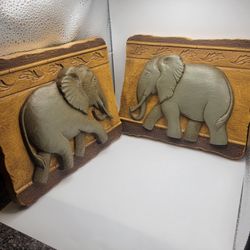 Pair Of Vintage Home Interiors Homeco GIA Plastic Wall plaques  Elephants 9.5"