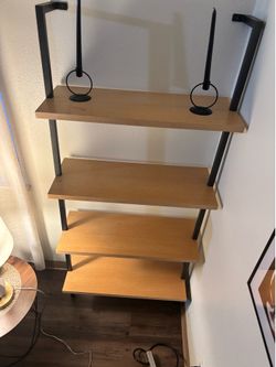 Shelf sturdy