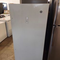 GE 14cu.ft Upright-Freezer