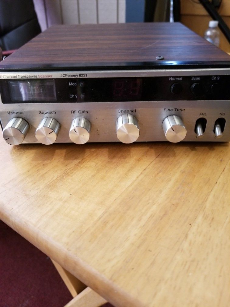 JC Penney model transistor receiver works