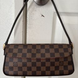 Louis Vuitton Use Couple Time Still Look New 
