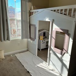 Twin Size Playhouse Bed 