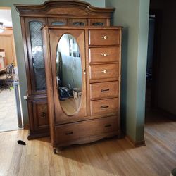 Antique Dresser w/ mirror 