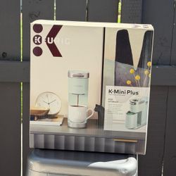 Keurig K-Mini Plus Coffee Maker – Compact – Like New
