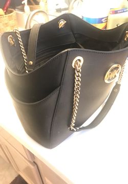 Michael kors hot sale handbags tanger outlet