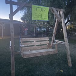  ⸻  🌿 Beautiful Handmade Wooden Porch Swing – For Sale! 🌿