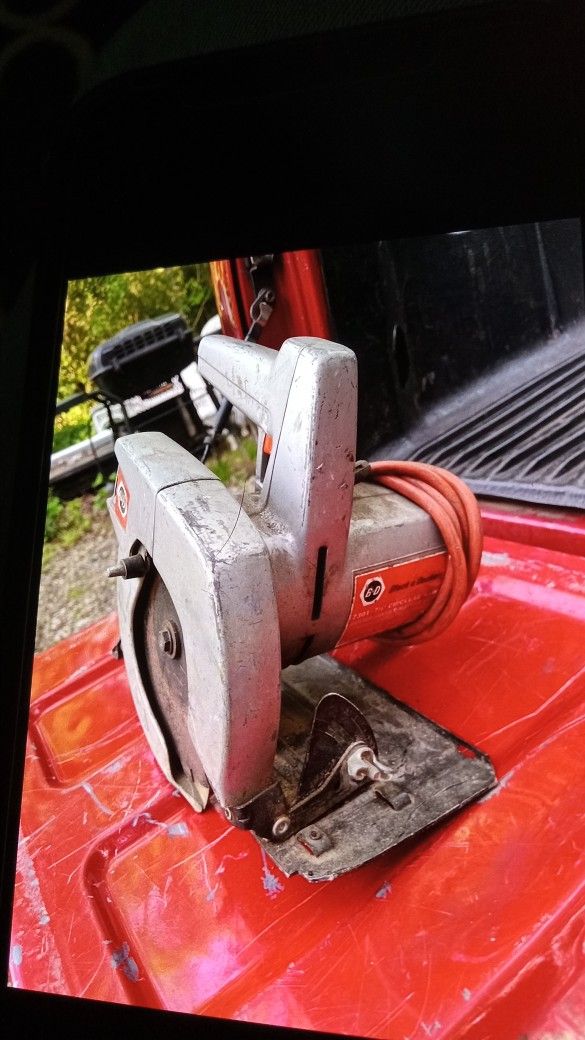 Excellent Working Circular Saw