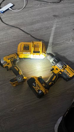 DeWalt 20V XR Drill & Impact Driver Combo Set