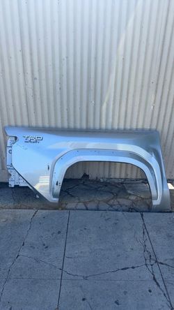 2016-2023 Toyota Tacoma TRD Sport OEM Front Right Passenger RH Fender Silver  🚘