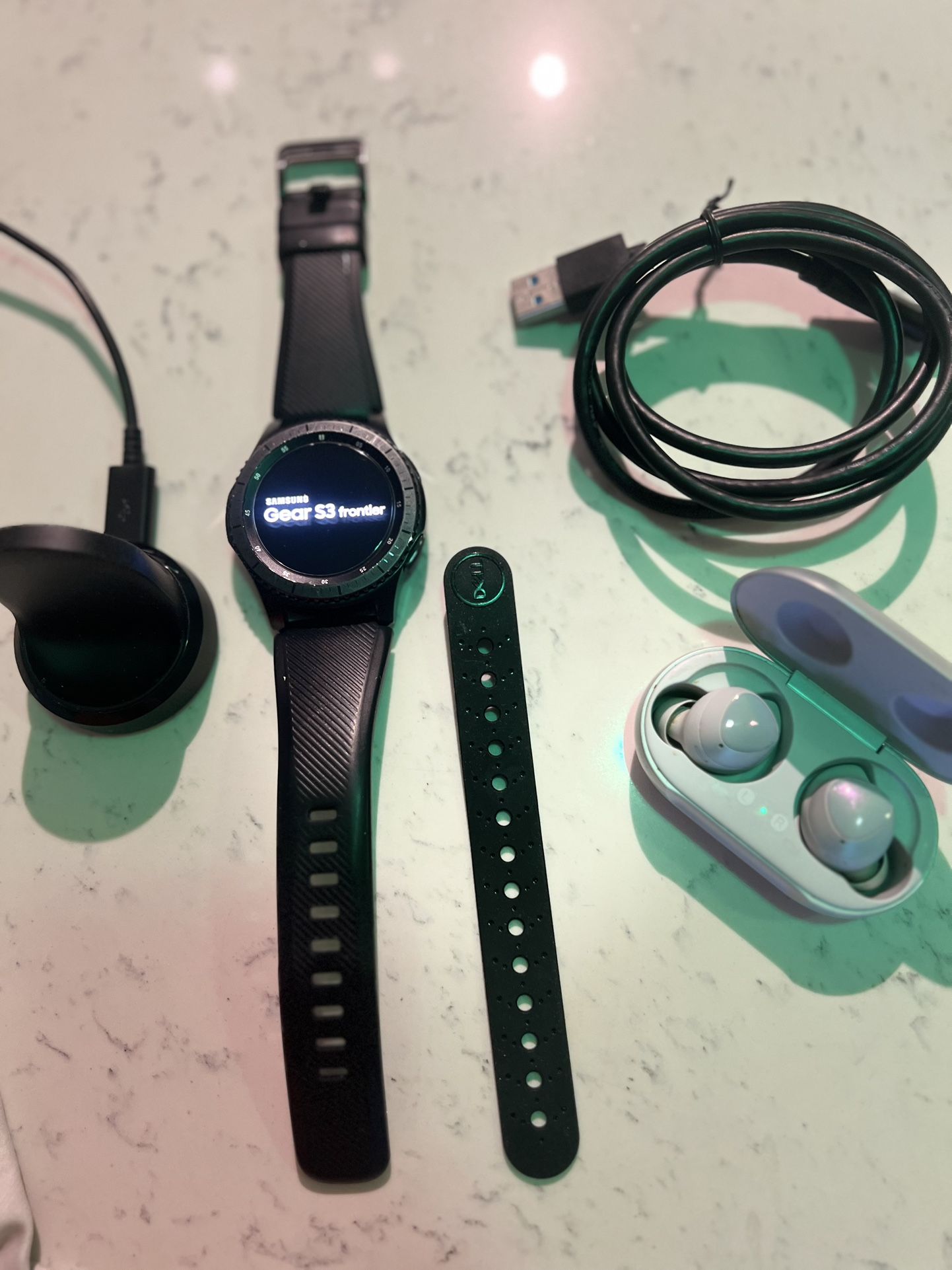 Samsung Watch/ Ear Buds / Charge