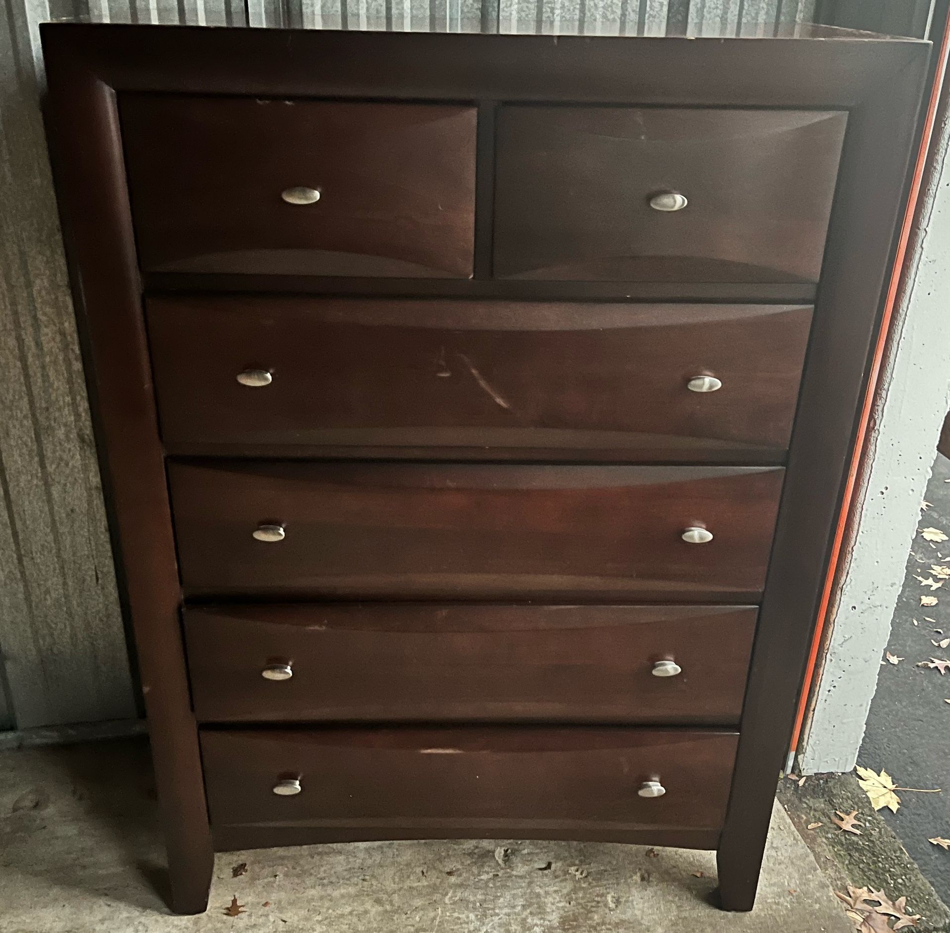 Dresser, Must Be Picked Up In Maple Shade 