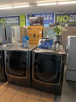 LG Signature Washer and Gas Dryer set