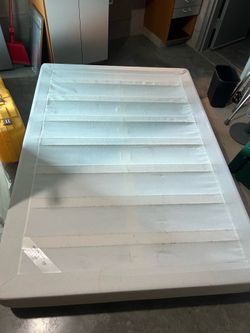 Slatted mattress base With legs