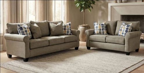 Brand New Cafe Brown Super Plush Sofa & Loveseat (Pillows Included)