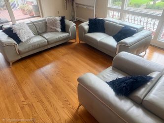Leather furniture set