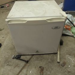 Refrigerator  Small Perfect  For A Room