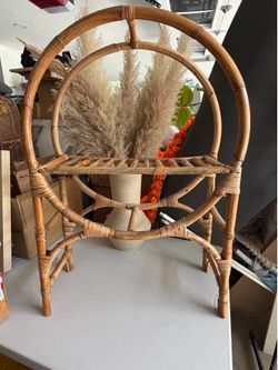 Boho round rattan shelf