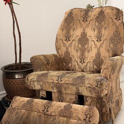 La-Z-Boy–style chair