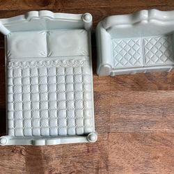 Vintage Playskool Doll House Bed And Sofa