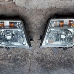 Selling headlights off a 2007 Nissan Pathfinder 