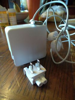 AC REPLACEMENT FOR MCBOOK