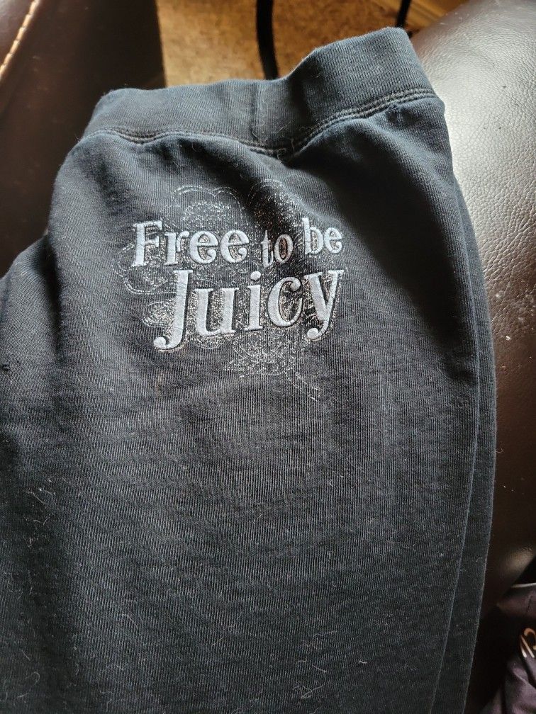 JUICY COUTURE BLACK SWEATS