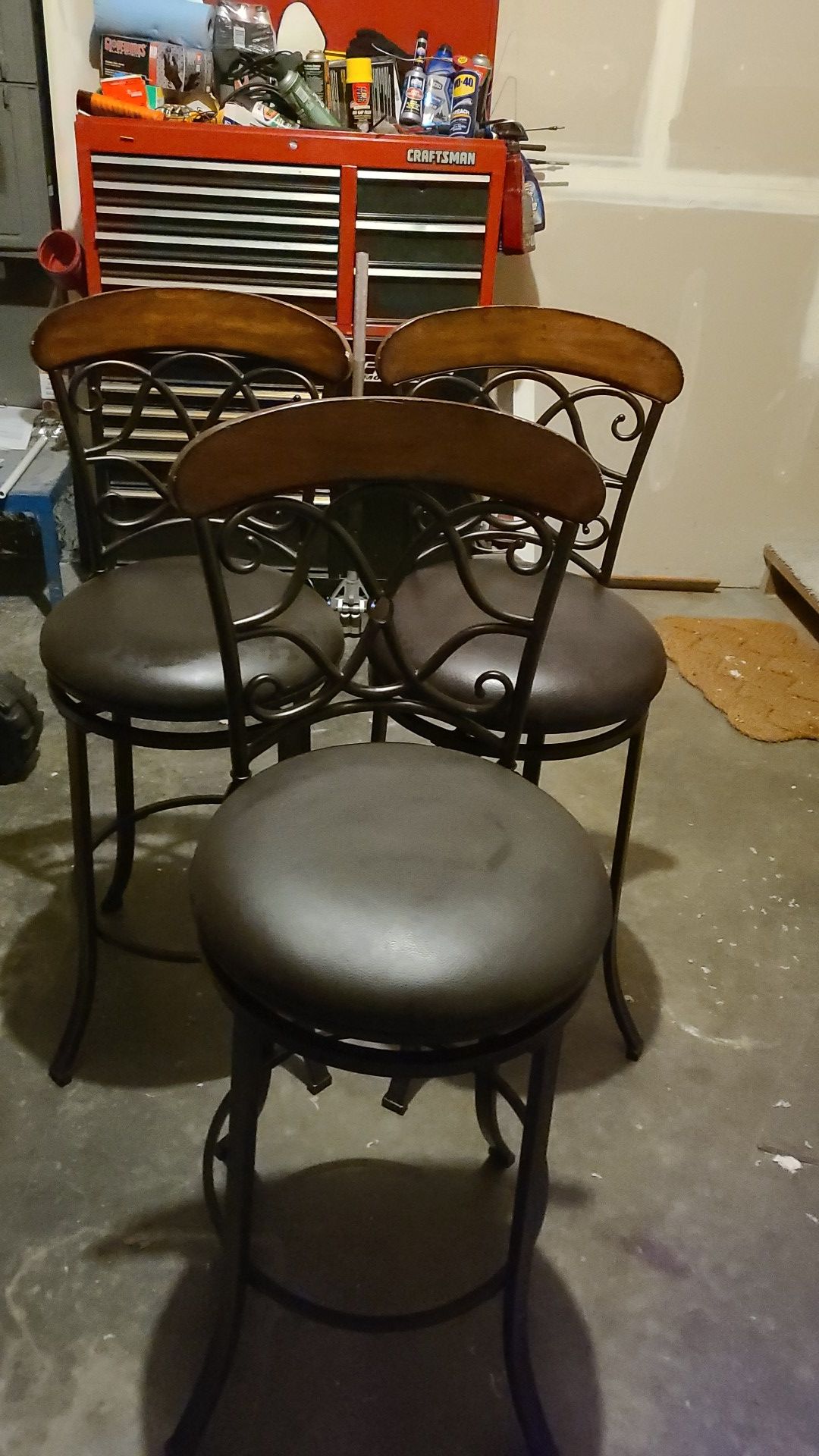 3 bar stools