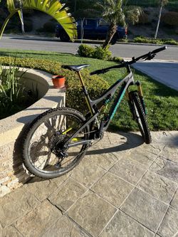 Santa Cruz 5010CC Mountain Bike 27.5” Size large Eagle