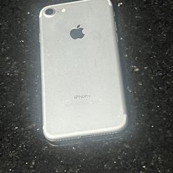 iPhone 7 32gb Silver Unlocked  iOS 15.8.2