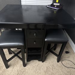 Table seats 4 with stools