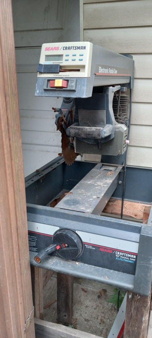 Sear's Electronic Radial Saw .