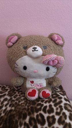 2023 Hello Kitty Valentine’s Plush