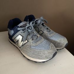 New Balance 574 Boys Size 4 Pre Owned