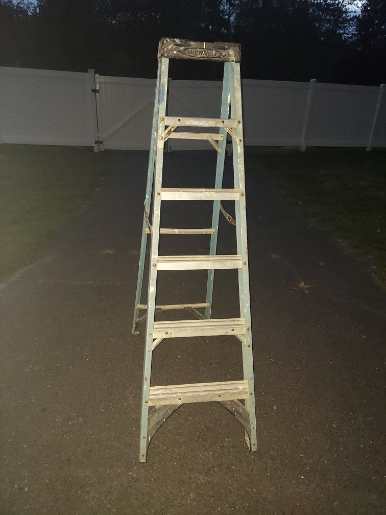 6 foot fiberglass folding ladder.