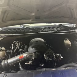 4.8 V8
