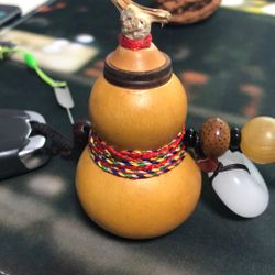 Naturally grown gourd pot (small), hollowed out inside, can be played and collected