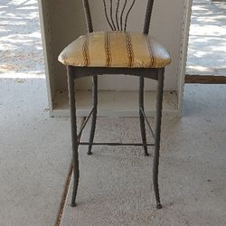 2 Bar Stools 