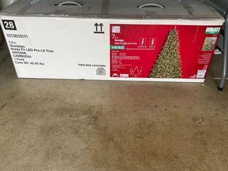 Nostalgic noble fir LED pre-lit Christmas Tree 7.5 ft
