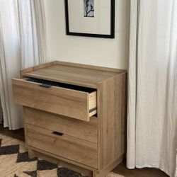 Modern 3-Drawer Wood Dresser – Light Oak Finish