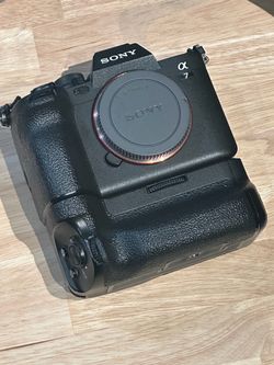 Sony A7 IV Mirrorless Camera Body w/ Sony Grip