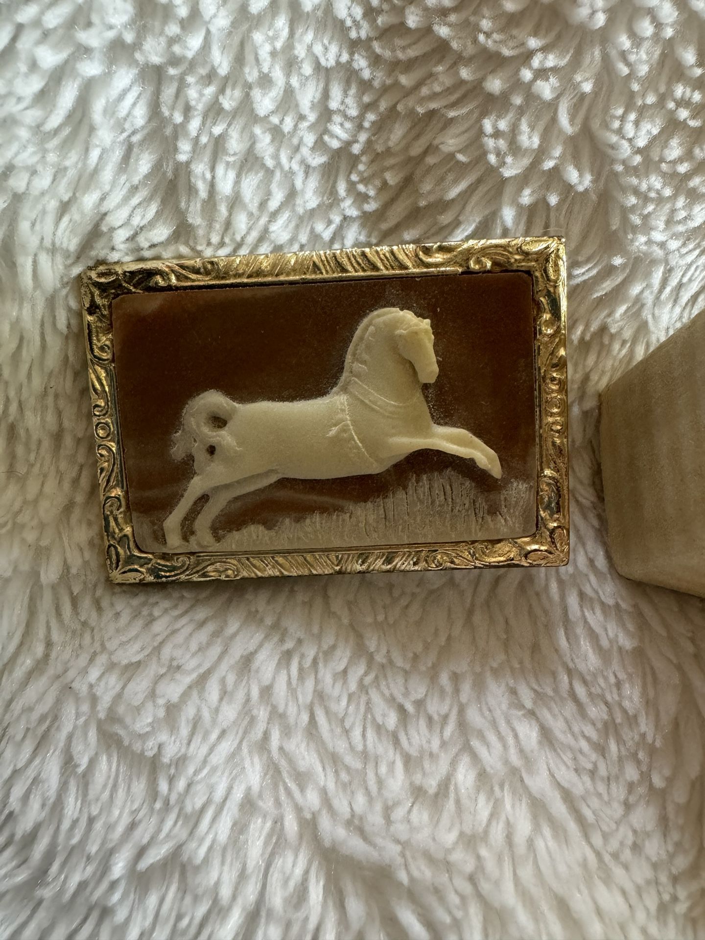 Incolay Studios Carnelian Buckle Classic Horse belt buckle