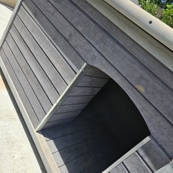 Weatherproof Dog House 44 Inches Wide 