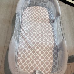 Swaddle Me Portable Bassinet