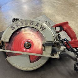 Skilsaw SAWSQUATCH 10-1/4” magnesium worm drive Skilsaw corded no trades pick up in Tacoma FIRM PRICE
