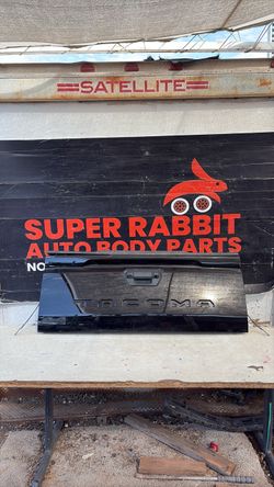 2024 Tacoma Tailgate OEM NICE 2027