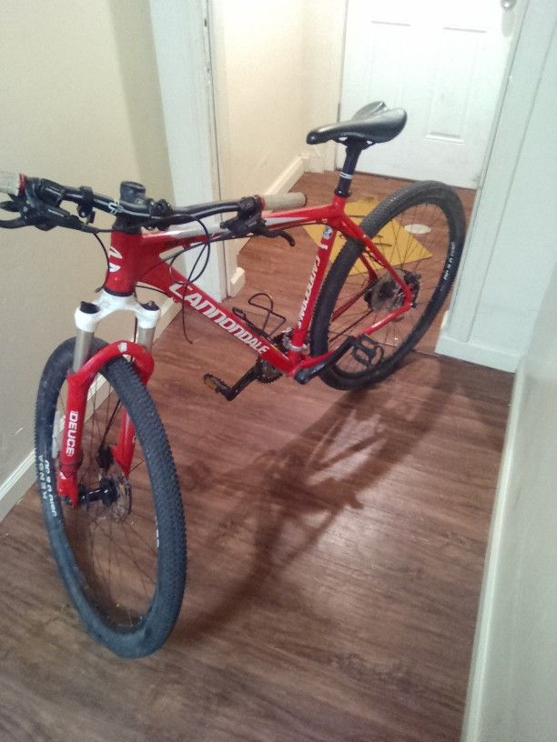 ***CANNONDALE BICYCLE***