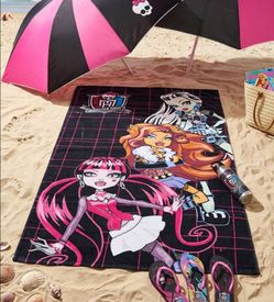 Vintage Monster High "Fearless Ghoul Friends" Beach Towel | Frankie, Clawdeen, Draculaura