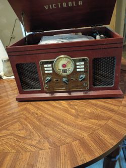 Victoria Am fm Radio with record player and cassette