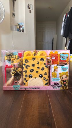 Na! Na! Na! Surprise doll set (mini backpack included)